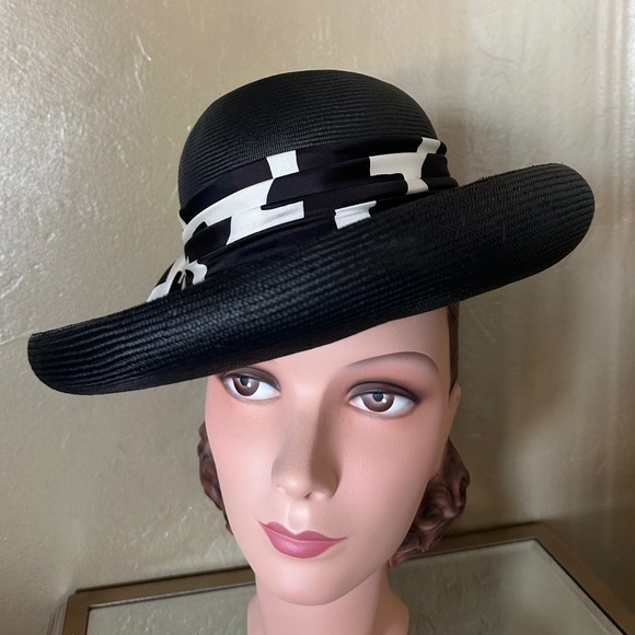 CHIC 1960\'s BLACK STRAW FEDORA WITH TALL CROWN + BLACK/WHITE FABRIC BAND/EDGING main image 7